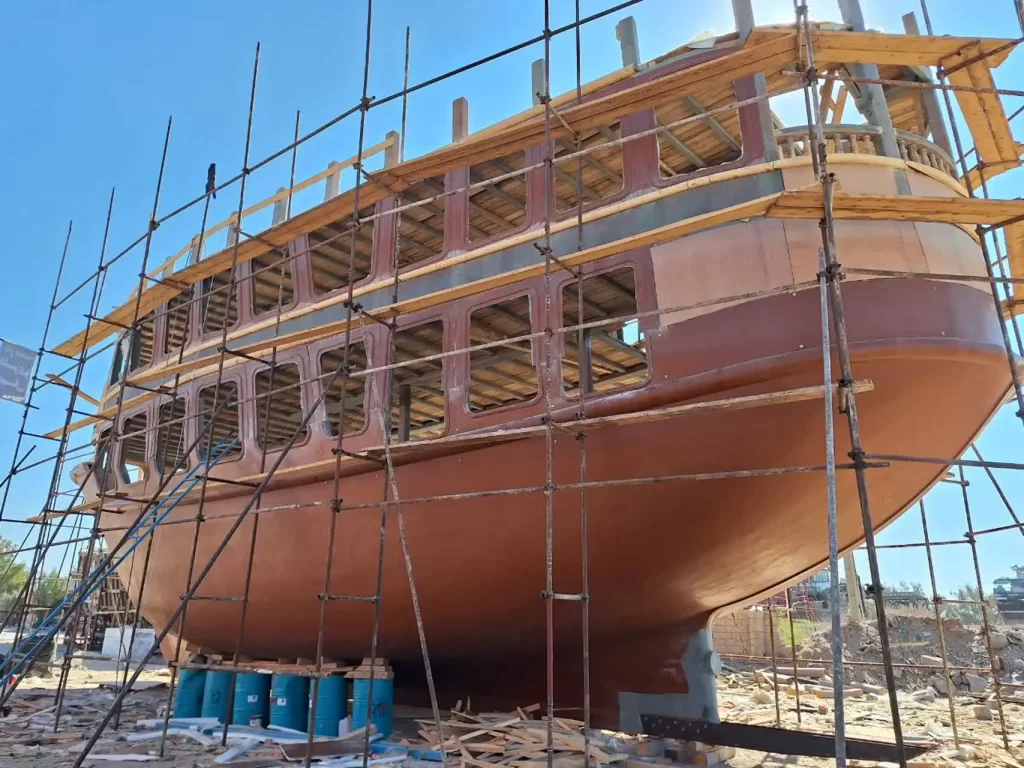 شناور گردشگری